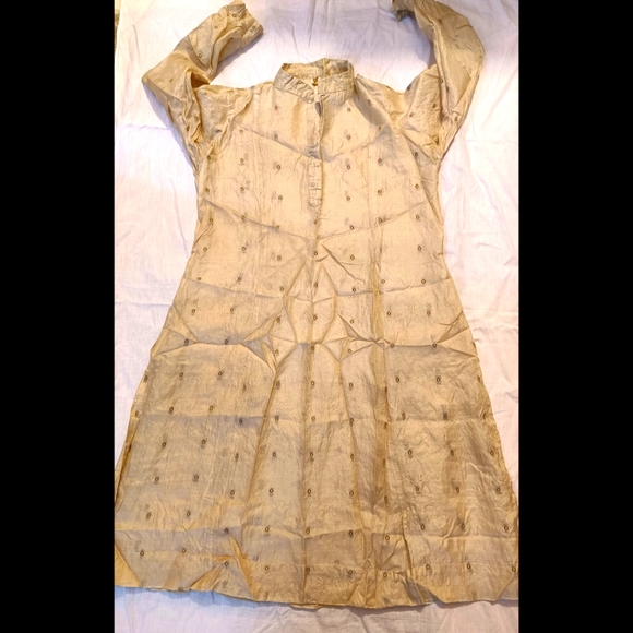 Handwoven pure silk kurti - Picture 5 of 7